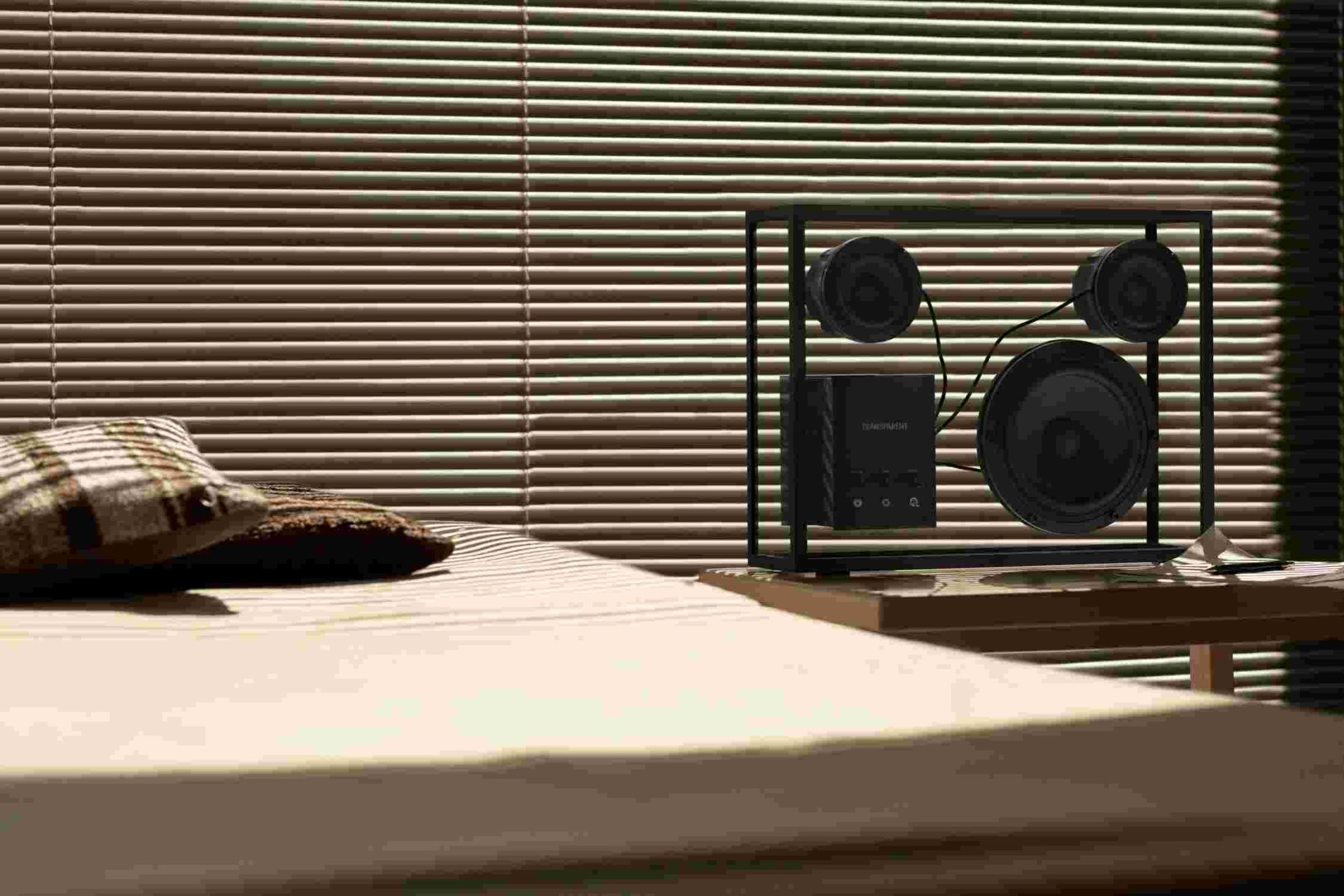 Transparenter Lautsprecher Transparent