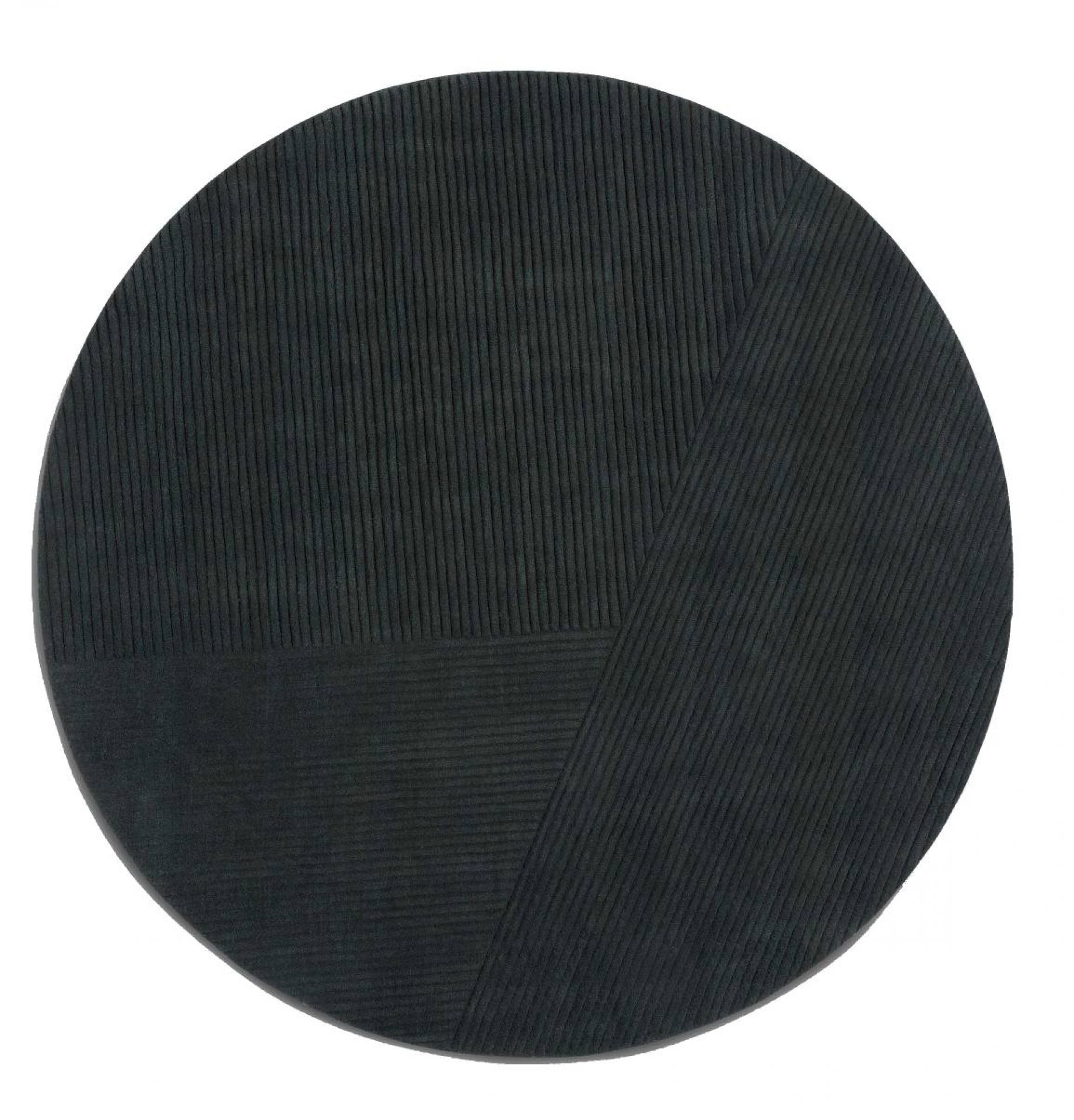 Schwarzer, runder Teppich "Row" mit strukturiertem Design für Wohnzimmer und Schlafzimmer.