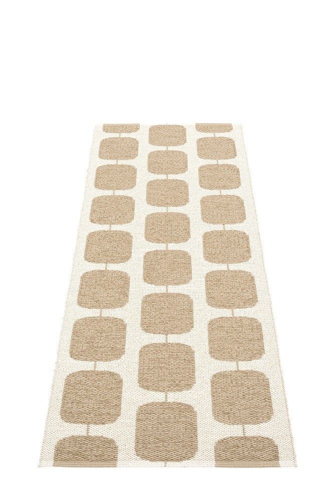 Sten Kunststoffteppich in Nougat/Vanille mit geometrischem Muster. Moderner Teppich für Innen- und Außenbereich.