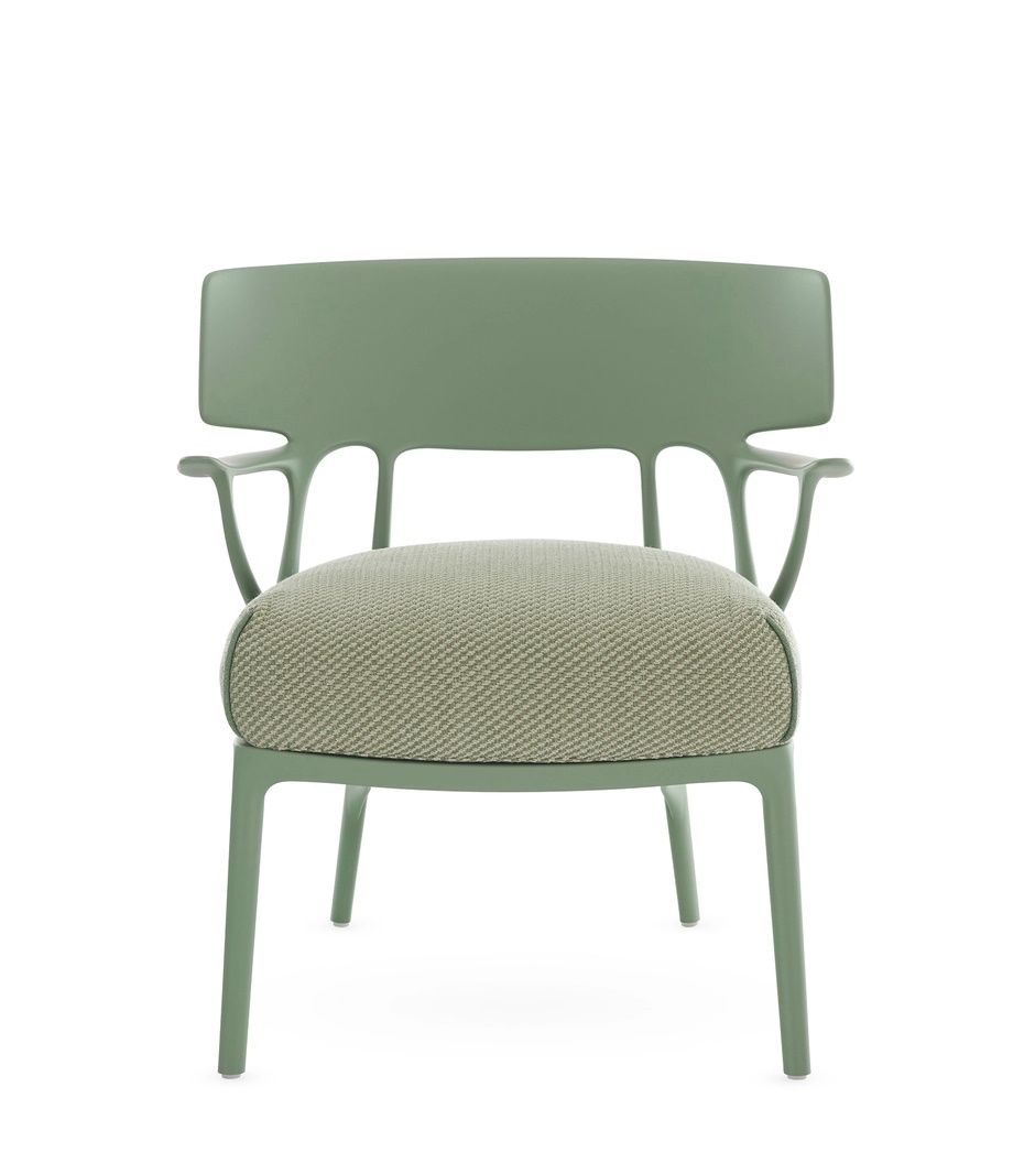 Grüner A.I. Lounge Sessel von Kartell mit gemustertem Sitzkissen, ideal für den Outdoor-Bereich.