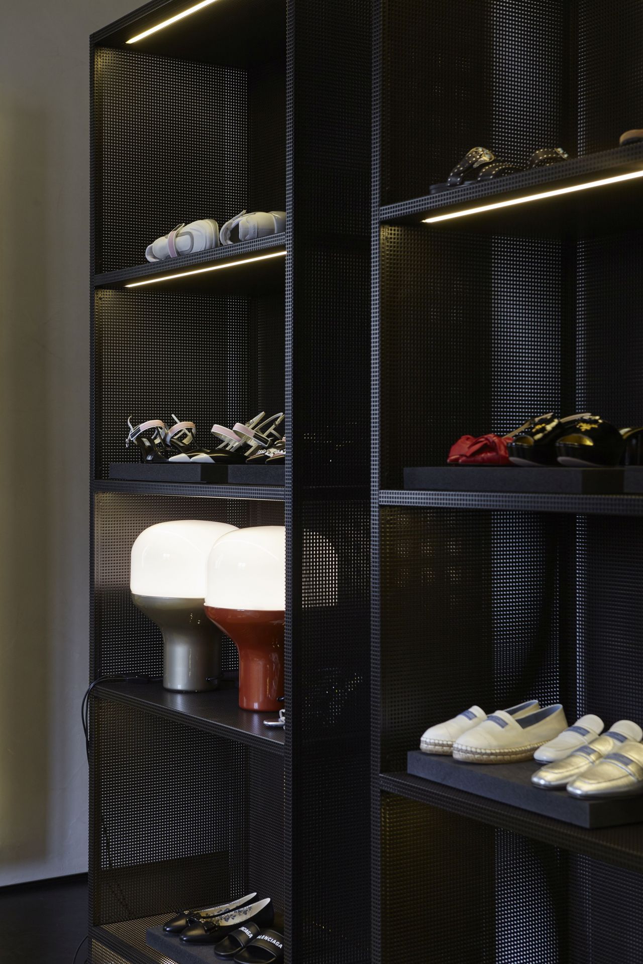 Delux Tischleuchte von Martinelli Luce in Sandgold, moderne Lampe für Wohnzimmer und Schlafzimmer.