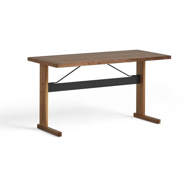 Passerelle Desk Schreibtisch von Hay aus Walnuss-Holz, moderner Bürotisch mit minimalistischem Design.