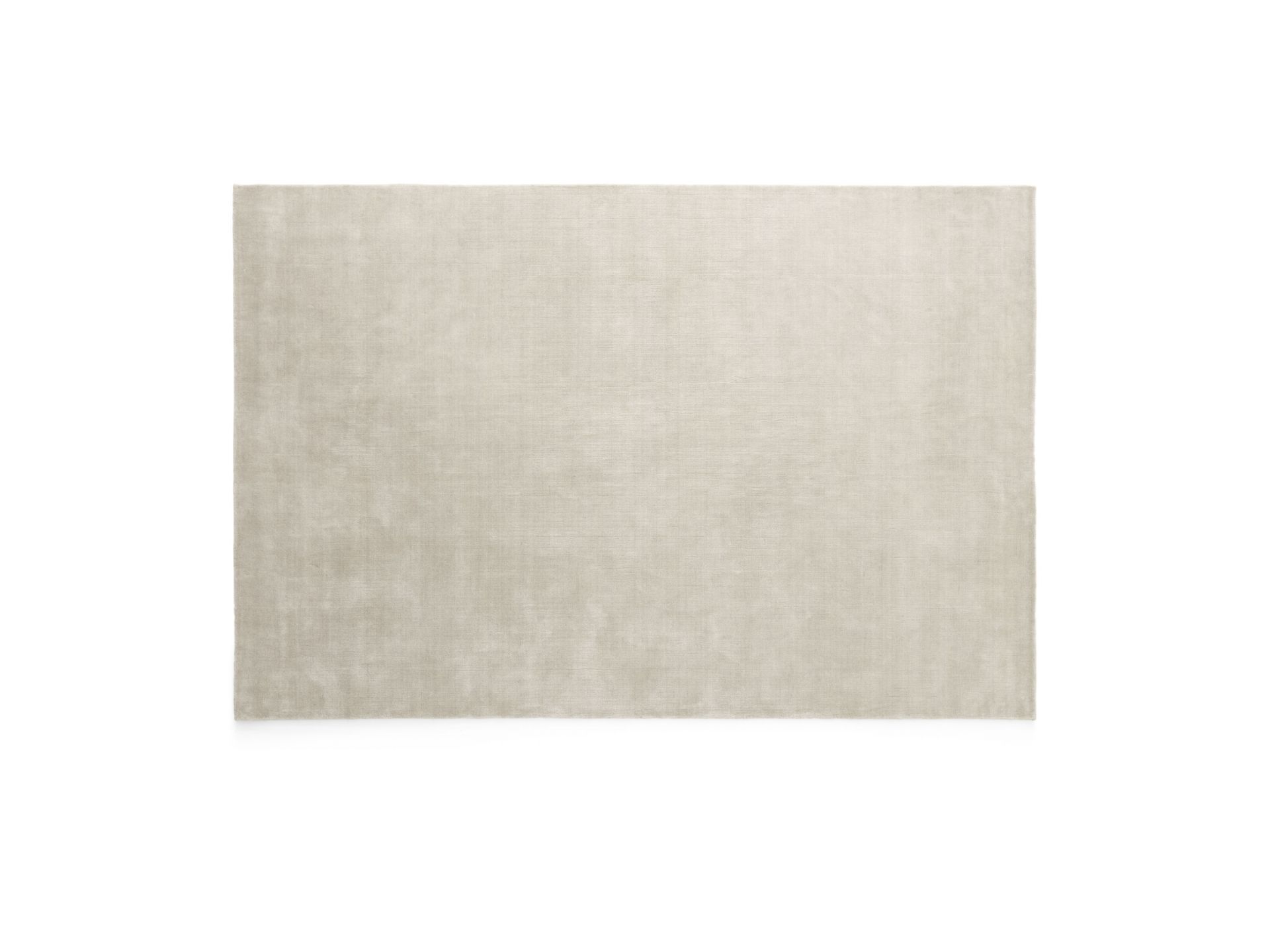 Vipp Teppich aus Wolle und Bambus, rechteckig, in hellem Beige, isoliert auf weißem Hintergrund.