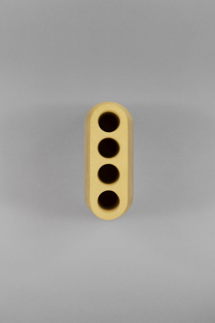 Aki Jr Stifthalter aus Zement B-Line