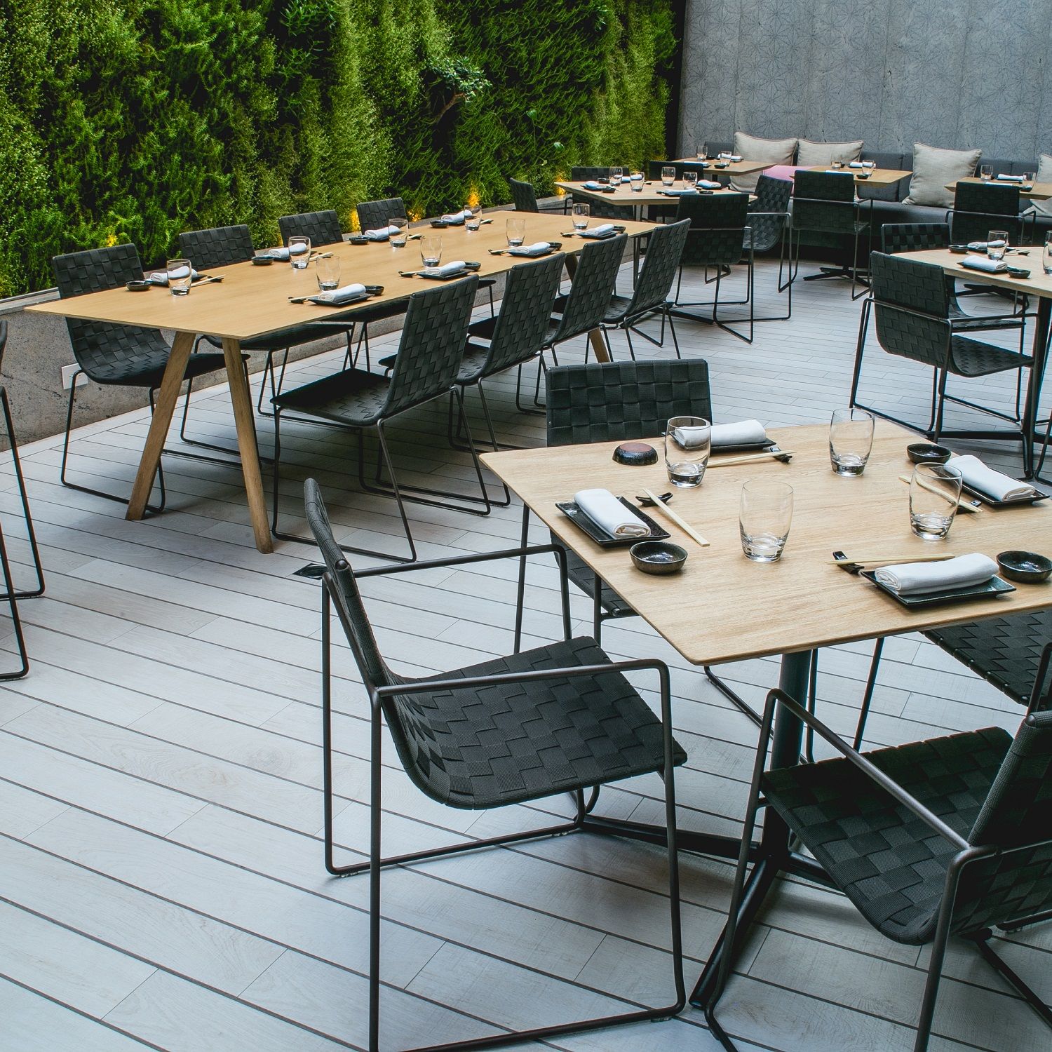 Trenza SO0700 Outdoor Armlehnenstuhl stapelbar Andreu World