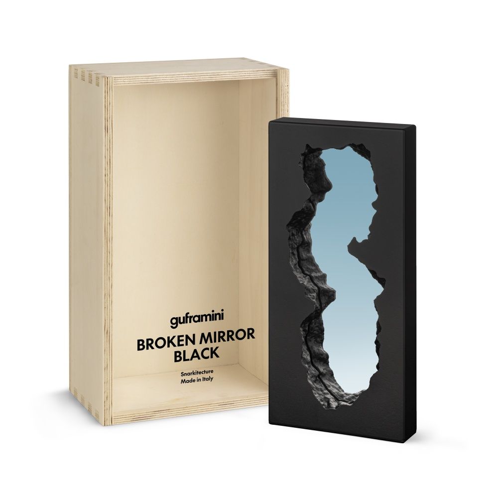 Guframini Broken Mirror: Schwarzer Miniatur Spiegel mit "Bruch" und Holzkiste, Designobjekt für moderne Einrichtung.