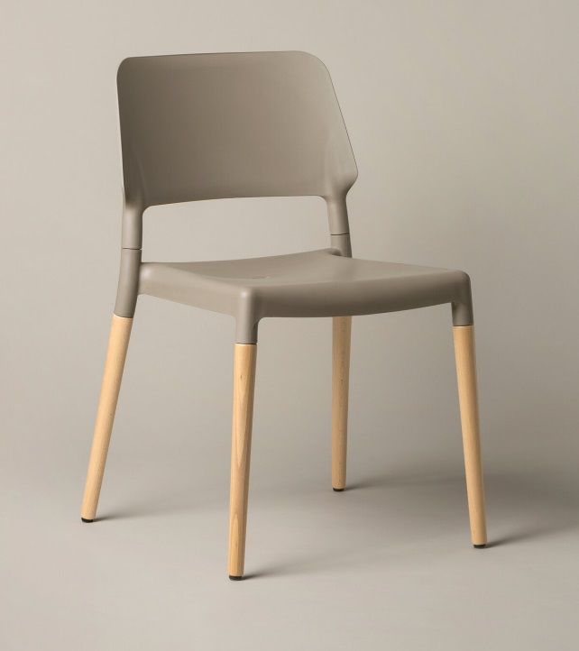 Belloch Indoor Stuhl Grau Santa & Cole