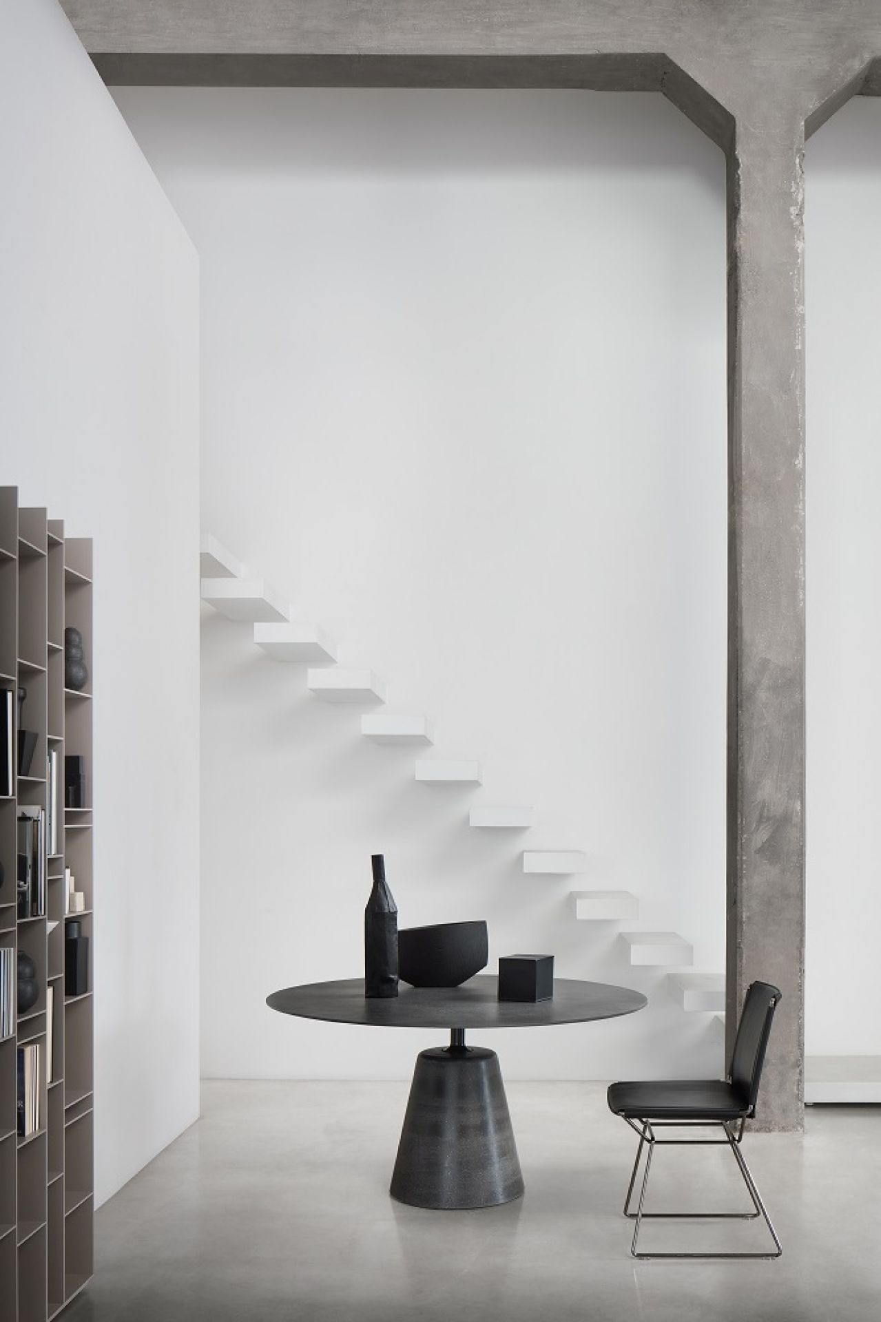 Neil Leather Chair Stuhl Leder MDF Italia