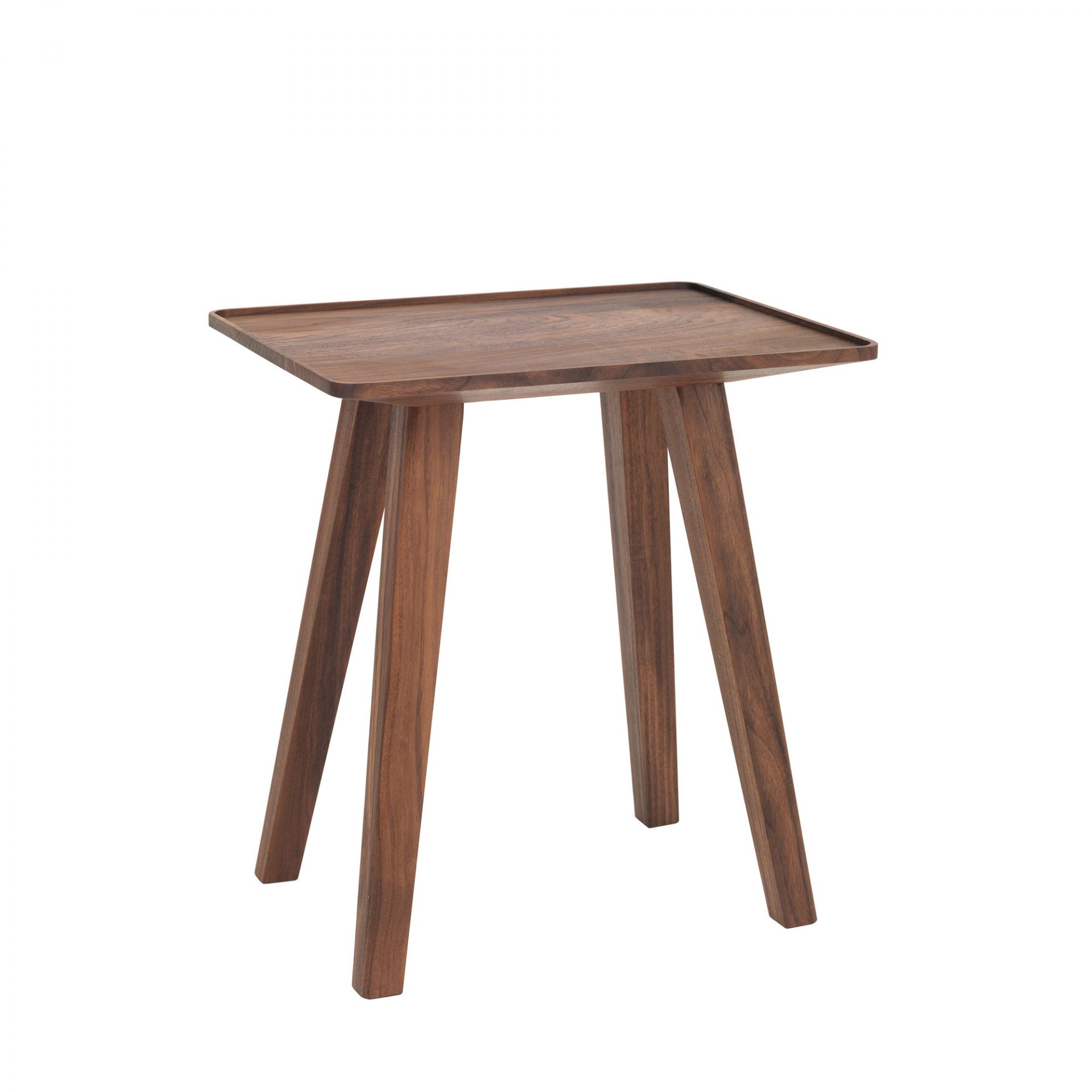 Nini Hocker von Schönbuch: Quadratischer Holzbeistelltisch mit drei Beinen in Walnussbraun.