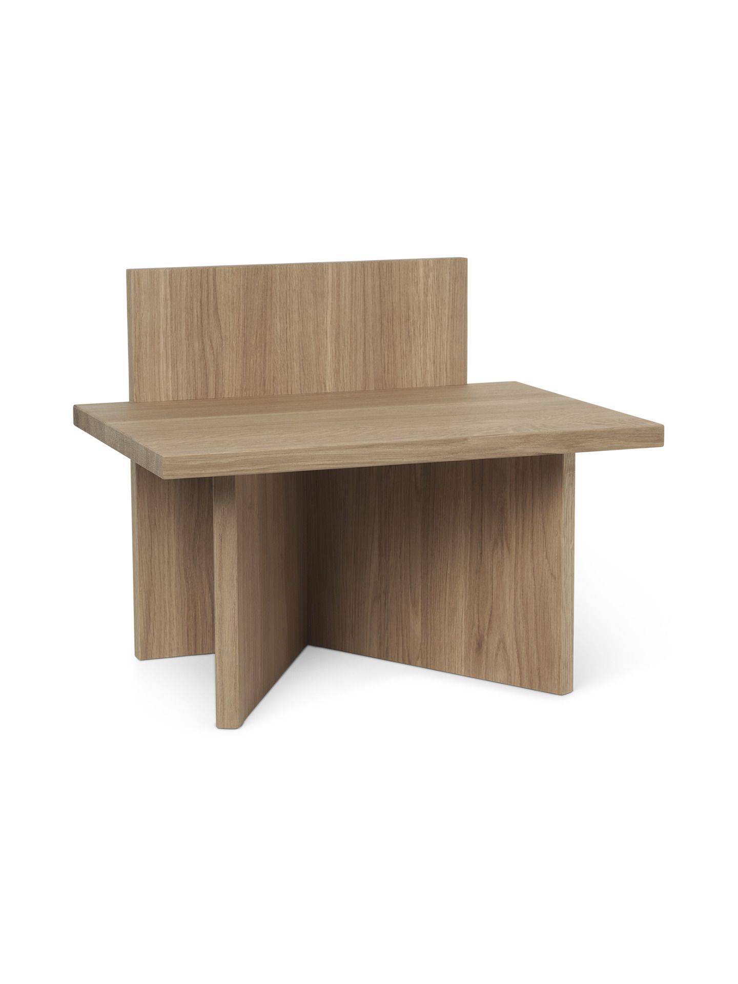 Oblique Stool aus Eiche von Ferm Living: Moderner Hocker aus massivem Eichenholz.