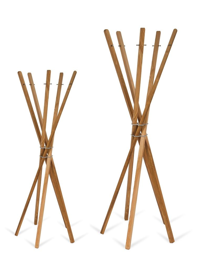 Mary for Kids Garderobenständer: Zwei Holz-Garderobenständer für Kinderzimmer von Keilbach Designprodukte.