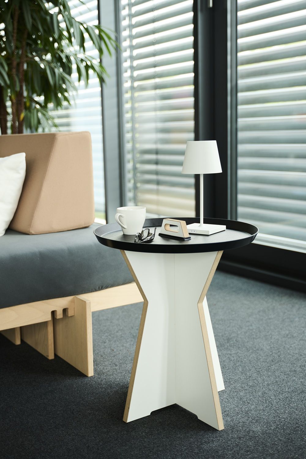 Tojo tragbar Beistelltisch mit abnehmbarem Tablett Tojo