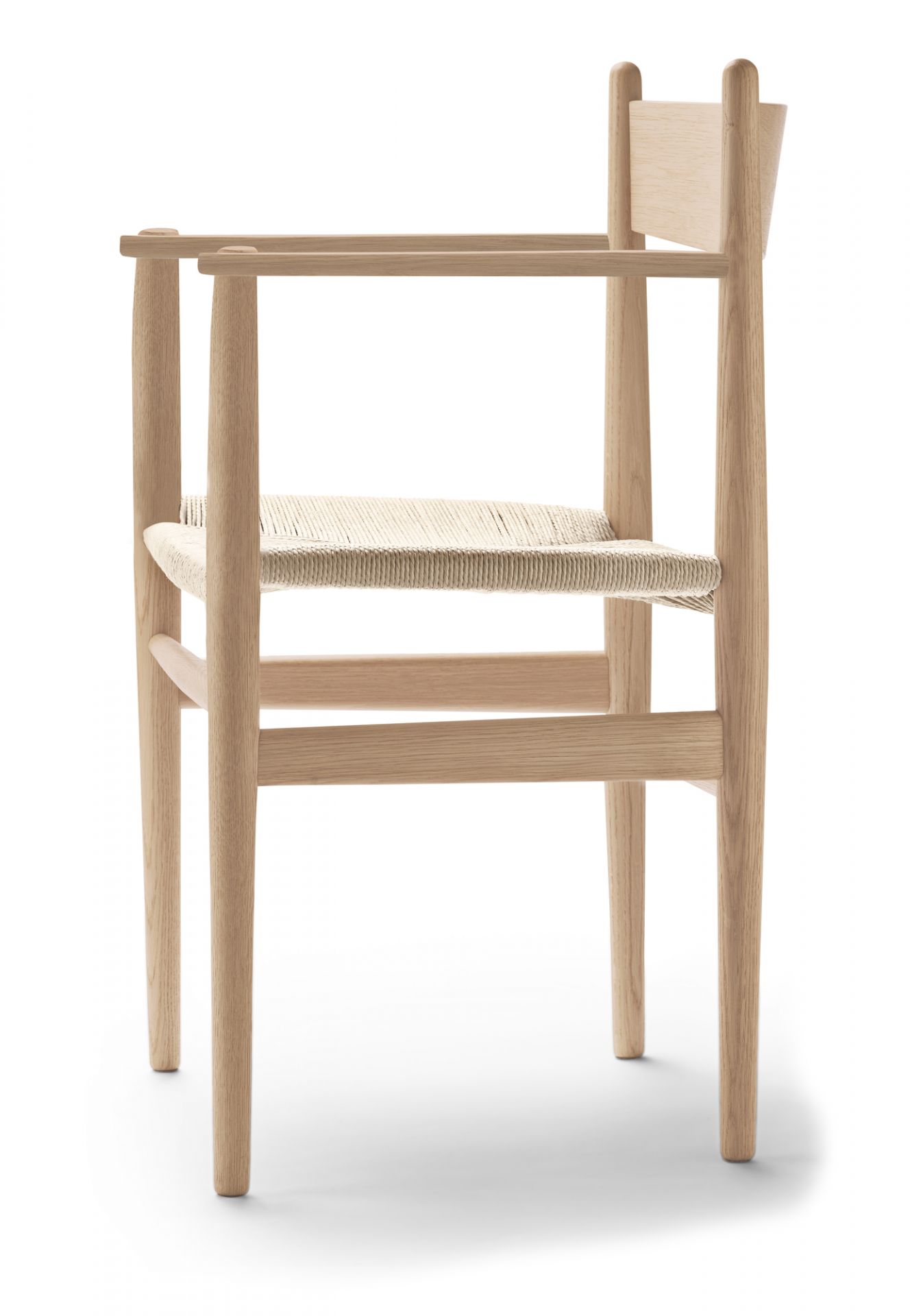 CH37 Stuhl von Carl Hansen & Søn, Eiche geölt, mit Naturgeflecht. Designklassiker.