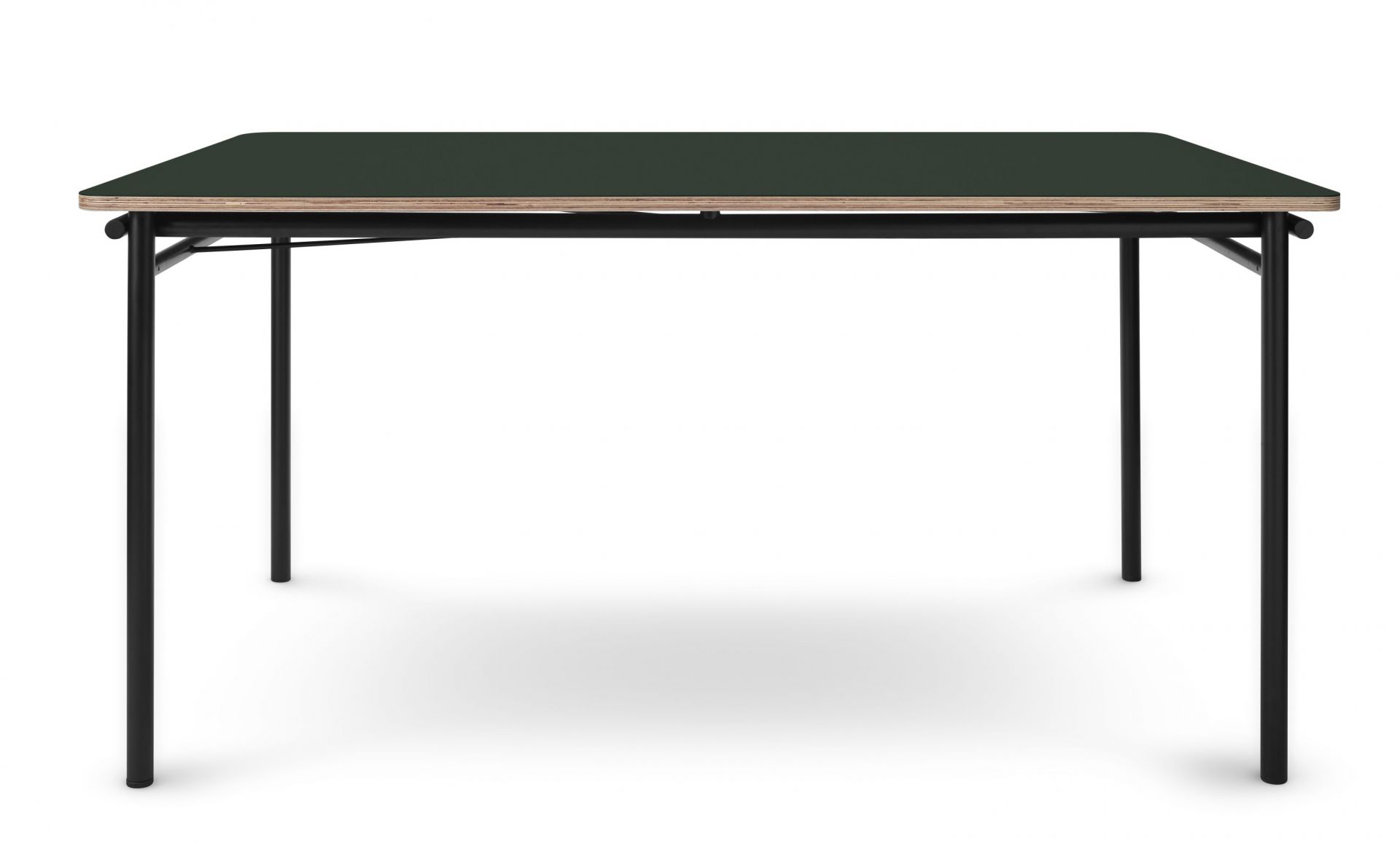 Taffel Esstisch von Eva Solo mit konifergrüner Tischplatte und schwarzem Metallgestell.