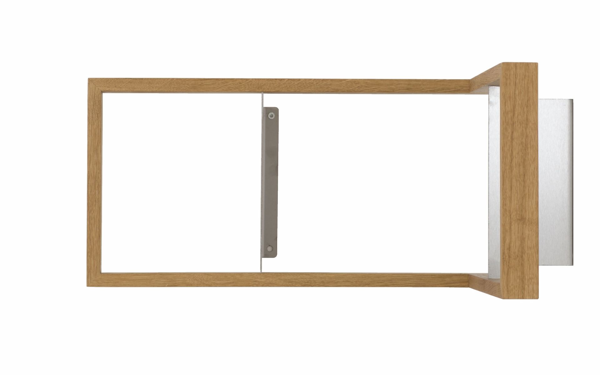 Regal b-eck Eiche: Kleines Wandregal aus Eichenholz mit minimalistischem Design und Metallhalterung.