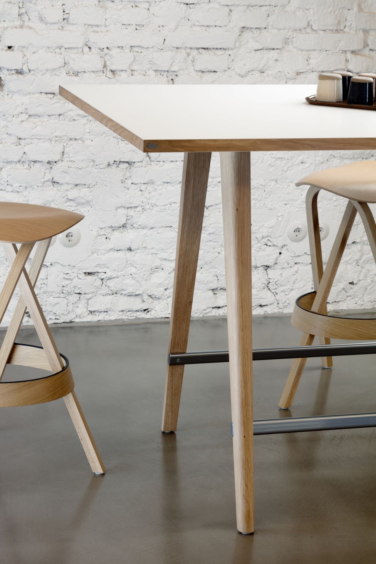 1510 Stehtisch Thonet