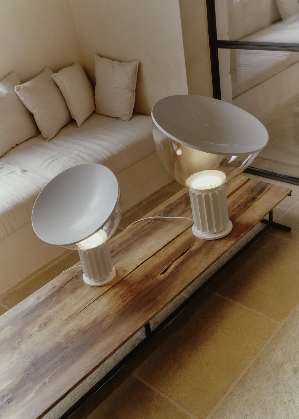 Taccia Small LED Tischleuchte Flos