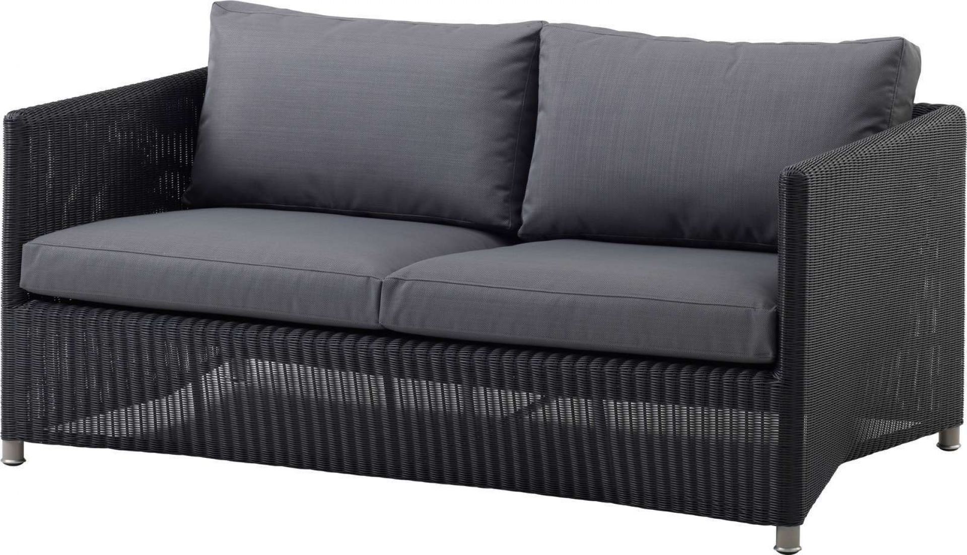 Diamond Outdoor Sofa von Cane-Line, 2-Sitzer in Schwarz mit grauen Kissen. Gartenmöbel für Terrasse.