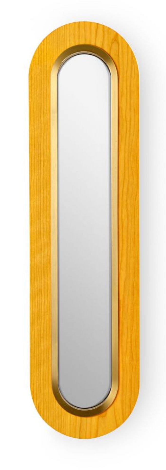 Lens LED Wandleuchte von LZF Lamps: Ovale, gestreckte Wandlampe mit gelbem Holzrahmen und goldenem Metallring.