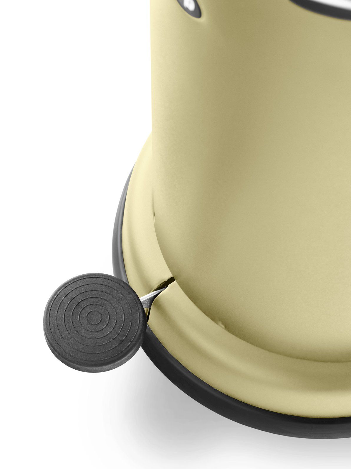 Detailaufnahme: Marie´s Yellow Vipp Treteimer, Limited Edition, gelber Mülleimer mit schwarzem Pedal. Design Treteimer.