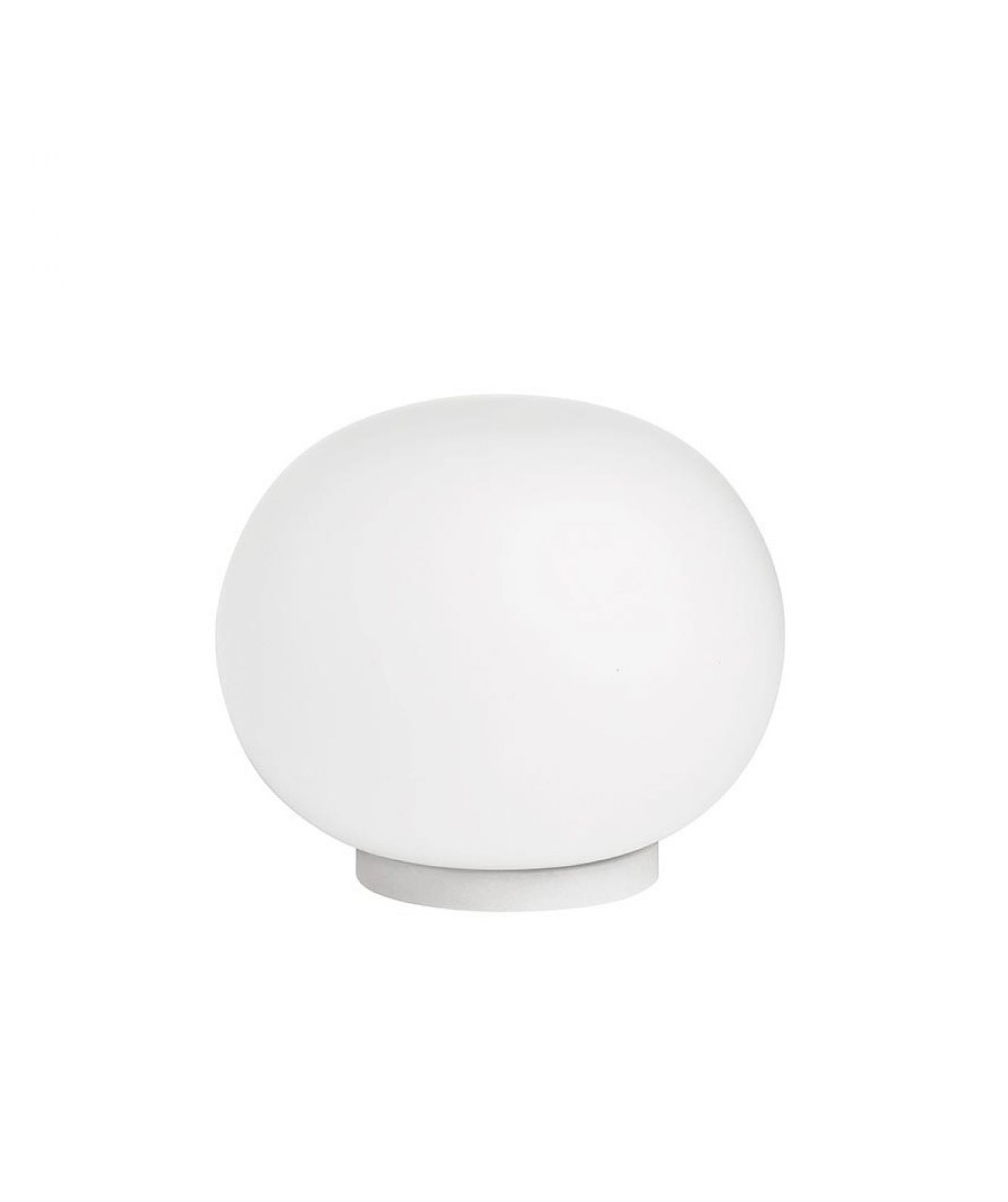 Weiße Mini Glo-Ball Tischleuchte von Flos: Moderne Kugel Lampe für Nachttisch oder Schreibtisch.