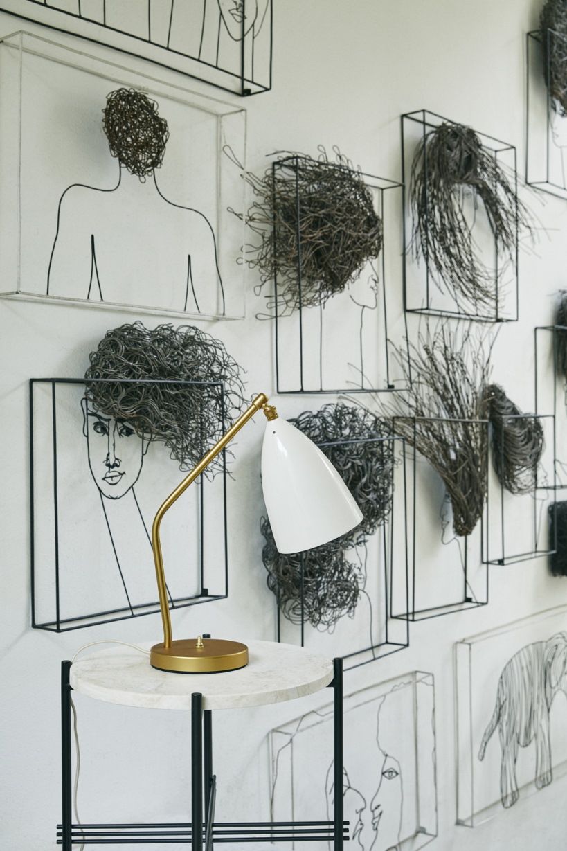 Gräshoppa / Grashoppa Task Tischleuchte alabaster weiß glänzend Gubi