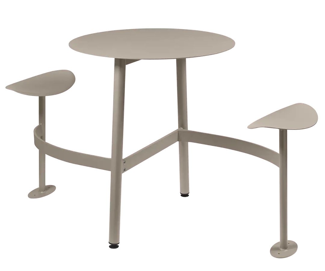 Bolder 2-Sitzer Tisch von Fermob für den Außenbereich, runder Tisch mit zwei integrierten Sitzflächen.